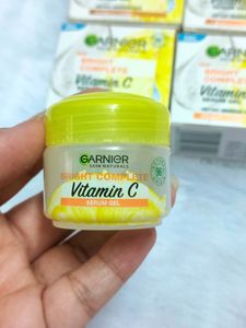 Garnier Vitamin C Serum Gel