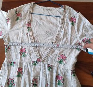 Off-white Kurta with Floral Print