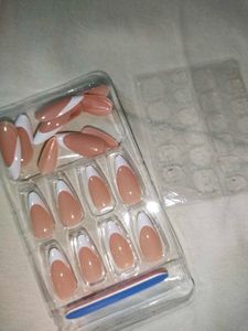 Savana French Tip Press-On Nails