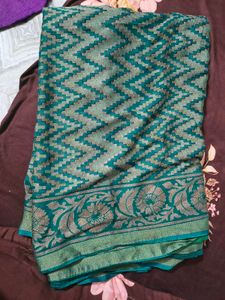 Elegant Green &amp; Gold Saree stiched blouse