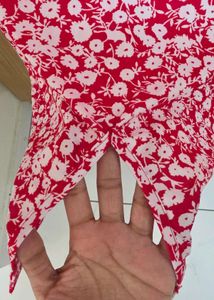 Chic Red Floral Print Mini Skirt