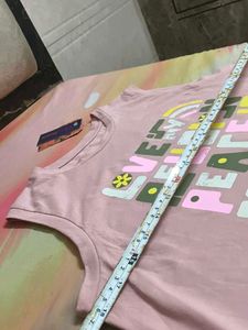 pink top