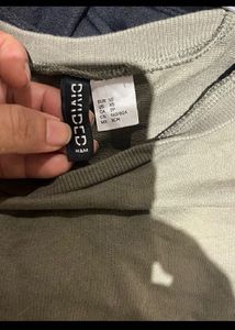 H&M Divided Crewneck crop top