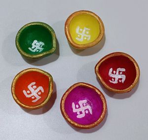 Handmade Earthen Clay Mitti Diye (Set of 6)