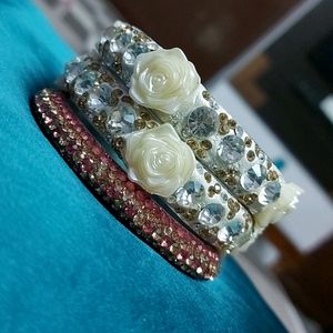 🤩beautiful pink colour stone studded bangles and cream toned flower attaches beautiful kadas😍both can be paired with each other ,looks great😍