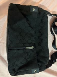Gucci Shoulder Bag - Classic Style