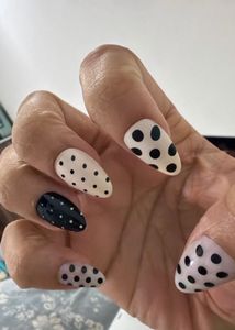 Chic Polka Dot Nail