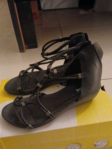 Mochi Stylish Black Gladiator Sandals