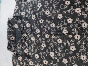 Chic Floral Print Button-Up Shirt