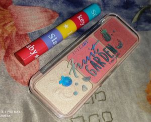 2in1 Face Pallet And 4in1 Lipstick Combo