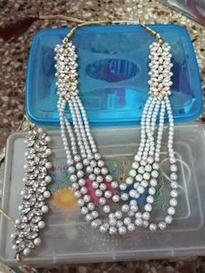 Elegant Kundan &amp; Pearl Maang Tikka