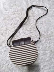 Chic Striped Crossbody Bag