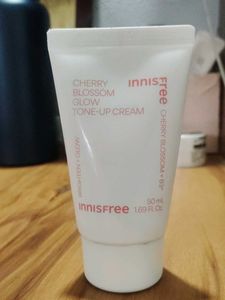 Innisfree Cherry Blossom Glow Tone-Up Cream