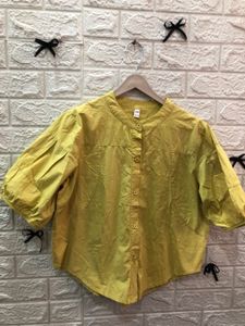 Yellow Short Sleeve Button-Up Top🕶️👜