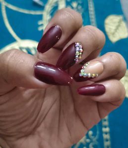 Elegant Burgundy Rhinestone Nail Set