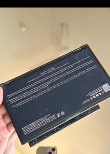 Huda Beauty Pretty Grunge Eyeshadow Palette