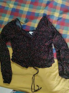 H&amp;M Floral Print Smocked Long Sleeve Top