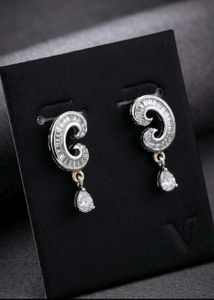 Dazzling Diamond & Pear-Drop  earings
