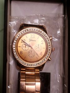 Royal &amp; Elegant Watch For Women