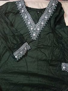 Elegant Embroidered Green Kurta