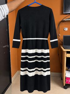 Chic Black &amp; White Striped Knit Dress