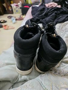 Black Sneakers