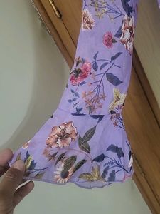 Chic Floral Print V-Neck top