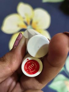 Vibrant Red Lipstick NON - USED ( FREE DELIVERY)