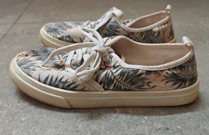 H&amp;M Floral Print Sneakers