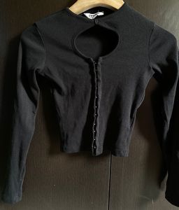 🖤Baesic Black Cutout Front Cardigan