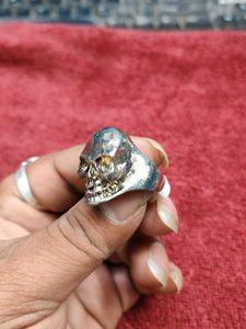 Skull Ring - Bold Statement Piece