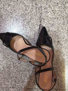 Chic Black Patent Heels