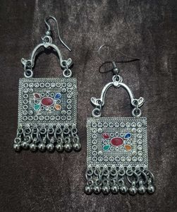 4 Earrings