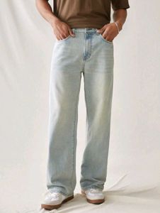 Light Wash Relaxed Fit Jeans