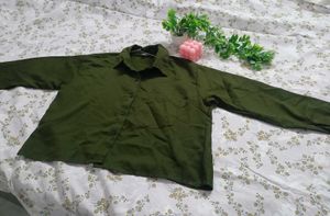 Olive Green Collared cropped Button-Up Top