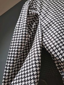 Houndstooth Puff Sleeve Top