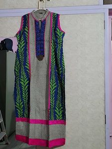 Vibrant Floral Print Sleeveless Kurta