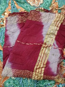 Maroon Tie-Dye Dupatta with Gold Border