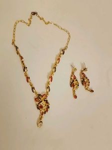 Exquisite Red and Gold Necklace Set