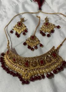 Unused Exquisite Gold Kundan Necklace Set with Ear
