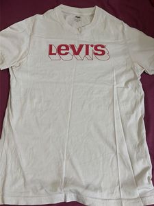 Levi's White Graphic T-Shirt