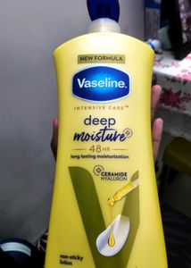 Vaseline Intensive Care Deep Moisture Lotion