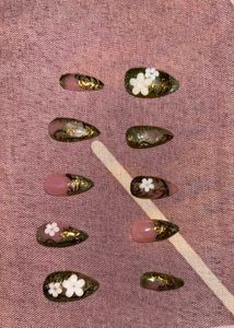 Floral Press-On Nails