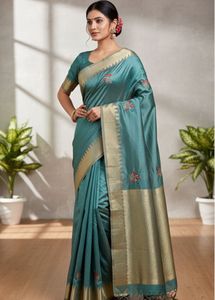 Designer Saari