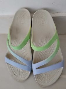 price drop! Crocs kids Flip Flops
