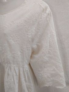 sale 🎊🎉ZARA White Broderie Anglaise Peplum Top