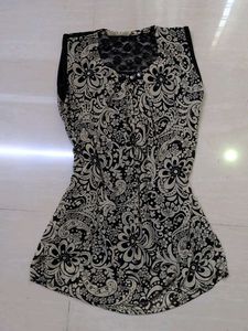 Stylish Black & White Floral Tunic Top