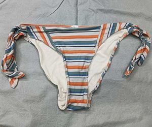 😍 Striped Bikini Bottom