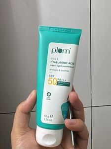 Plum Cica &amp; Hyaluronic Acid Sunscreen SPF 50