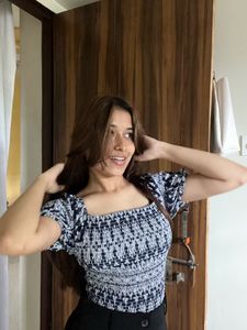 Chic Smocked Print Top